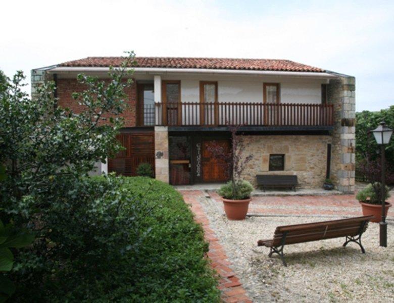 Posada Los Calderones Santillana del Mar Exterior photo
